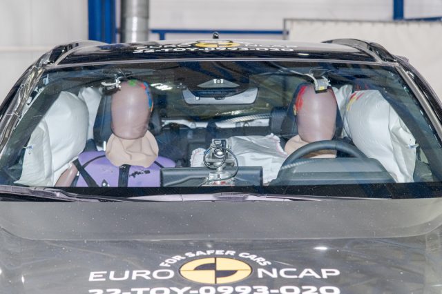 crash_test-toyota_bz4x-crash_test_dummies-euro_ncap