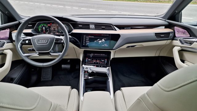První jízda: Audi Q8 55 e-tron