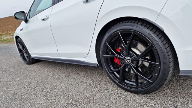 Test Volkswagen Golf GTI s manuální převodovkou (2023)