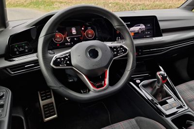 Test Volkswagen Golf GTI s manuální převodovkou (2023)