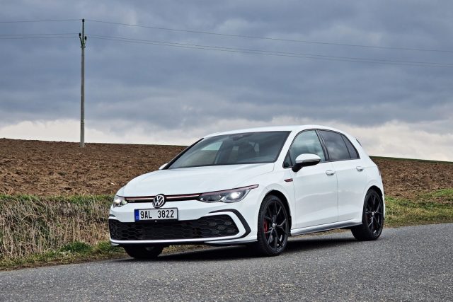 Test Volkswagen Golf GTI s manuální převodovkou (2023)