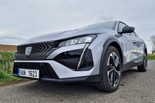 Test Peugeot 408 1.2 PureTech 130 EAT8 (2023)