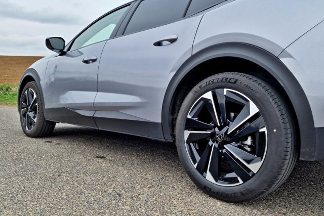 Test Peugeot 408 1.2 PureTech 130 EAT8 (2023)