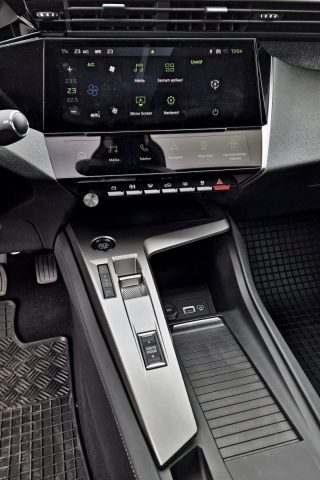 Test Peugeot 408 1.2 PureTech 130 EAT8 (2023)