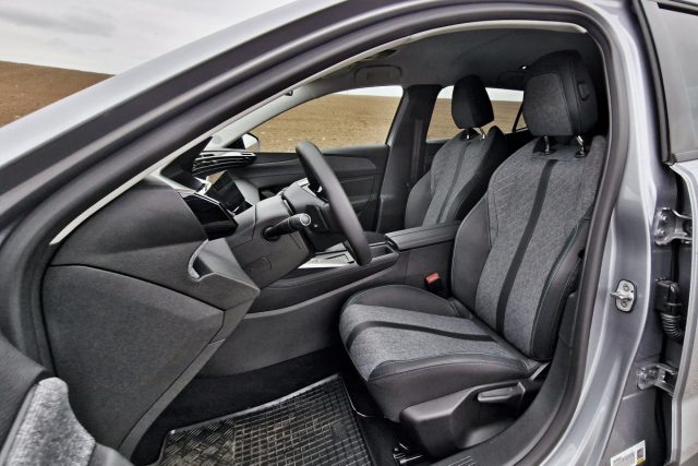 Test Peugeot 408 1.2 PureTech 130 EAT8 (2023)