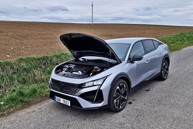 Test Peugeot 408 1.2 PureTech 130 EAT8 (2023)