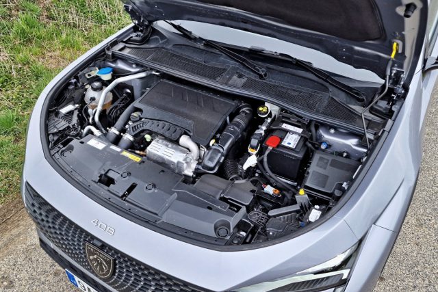Test Peugeot 408 1.2 PureTech 130 EAT8 (2023)