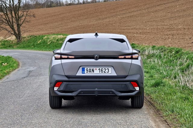 Test Peugeot 408 1.2 PureTech 130 EAT8 (2023)
