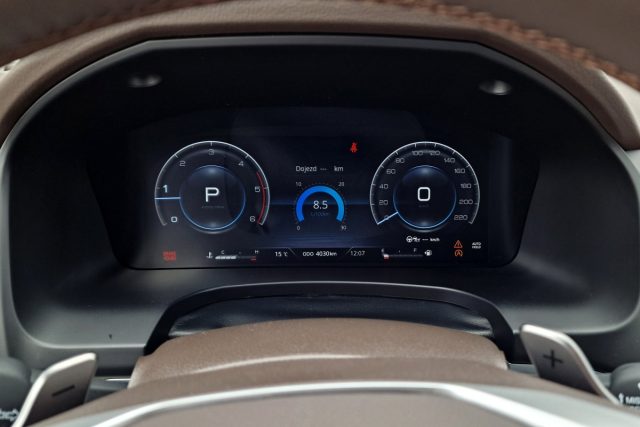Test SsangYong Rexton G4 2.2 e-XDI AT (2023)
