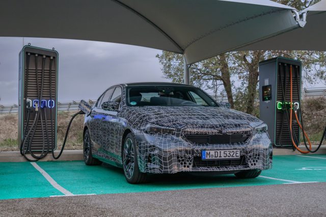 BMW i5: předprodukční letní testy