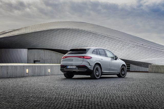 Mercedes-Benz EQE SUV