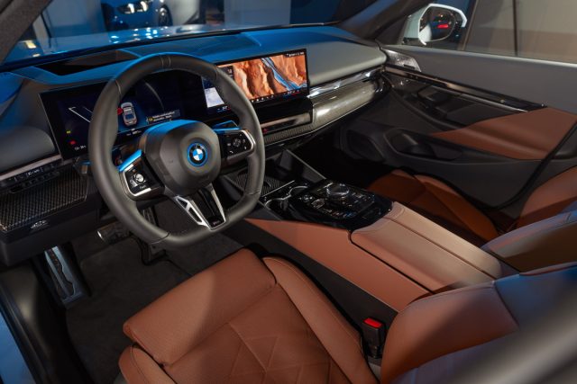 Předpremiéra nového BMW řady 5 v pražské Kunsthalle