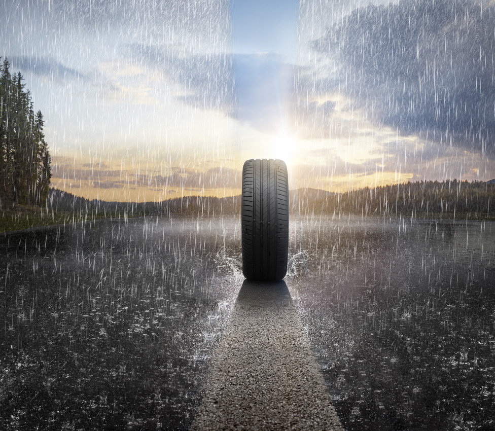 GEERT_Bridgestone_Rain_Road_Tyre_v10_scape01 small