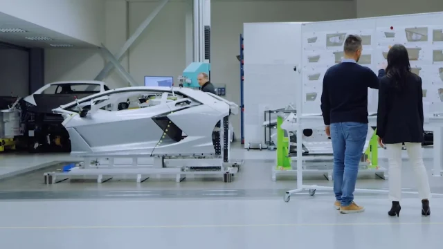 Lamborghini_Revuelto-vyroba