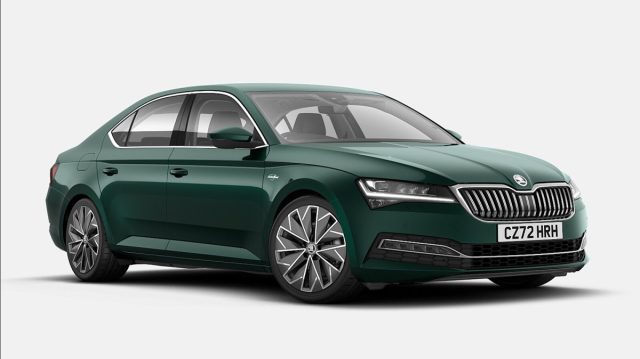 Škoda Superb s lakem Amazonian zelená v konfigurátoru