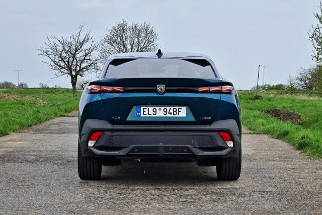 Test Peugeot 408 e-GT HYBRID 225 e-EAT8 (2023)