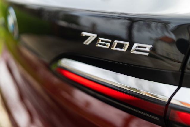 První jízda: BMW 750e xDrive (2023)