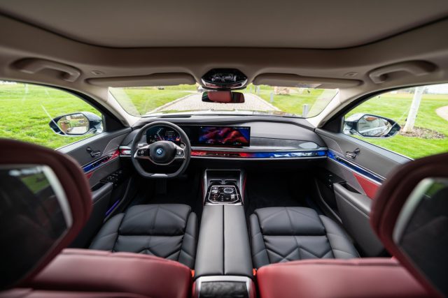 První jízda: BMW 750e xDrive (2023)