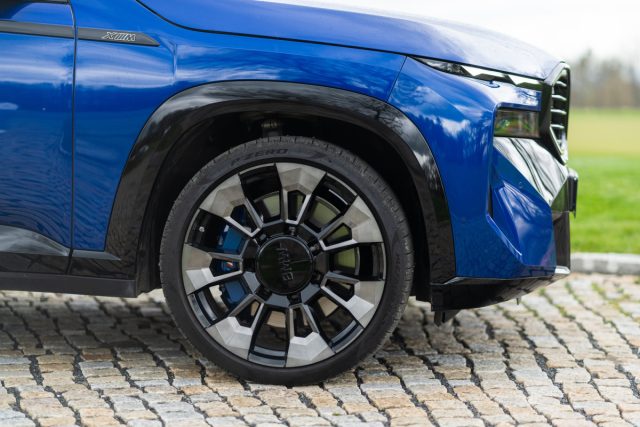 První jízda: BMW XM (2023)