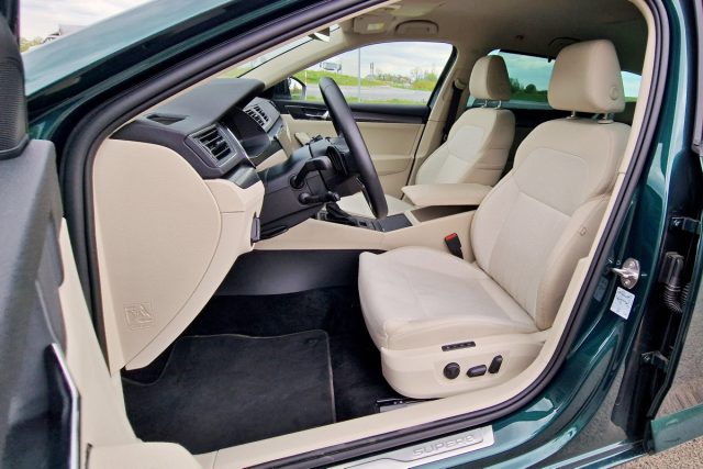 Test Škoda Superb Combi 2.0 TDI 4×4 DSG (2023)