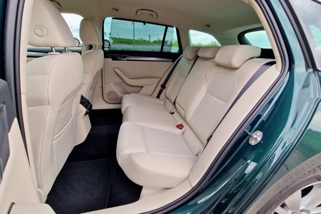 Test Škoda Superb Combi 2.0 TDI 4×4 DSG (2023)