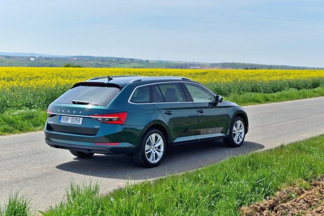 Test Škoda Superb Combi 2.0 TDI 4×4 DSG (2023)