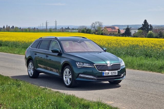 Test Škoda Superb Combi 2.0 TDI 4×4 DSG (2023)