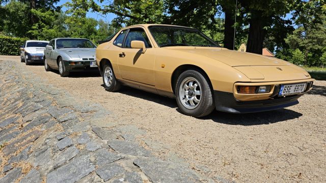 Sraz Porsche Clubu Praha - zámek Liblice - červen 2023