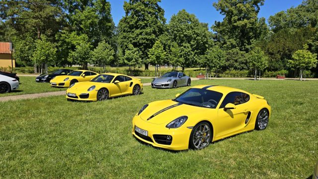 Sraz Porsche Clubu Praha - zámek Liblice - červen 2023