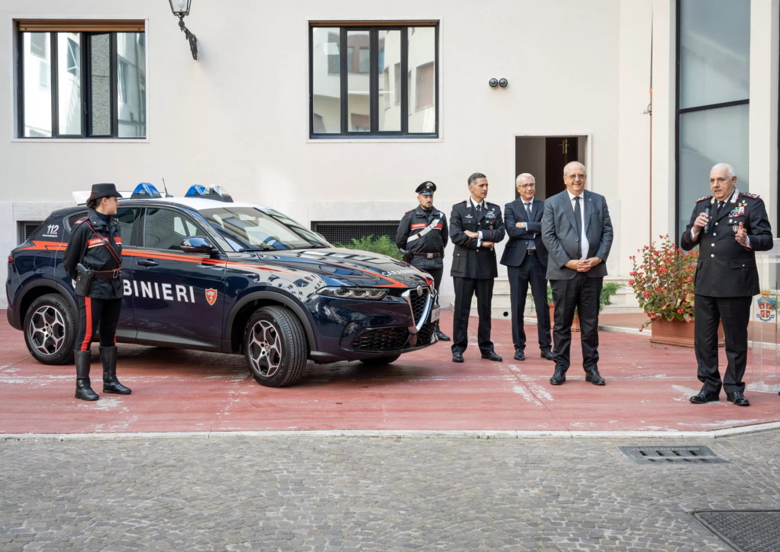 Alfa-Romeo-Tonale-Carabinieri-policie-italie