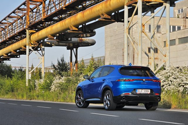 Test Alfa Romeo Tonale Plug-In Hybrid Q4 (2023)
