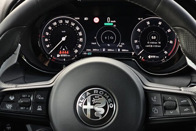 Test Alfa Romeo Tonale Plug-In Hybrid Q4 (2023)