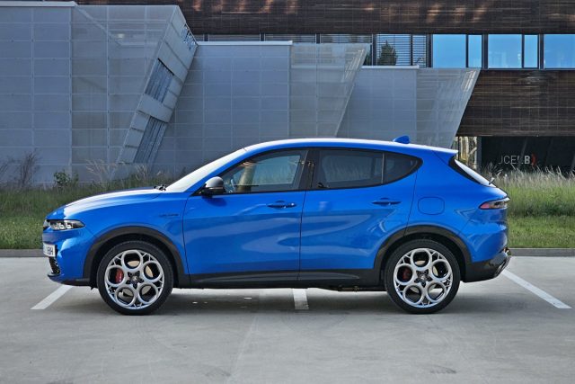 Test Alfa Romeo Tonale Plug-In Hybrid Q4 (2023)