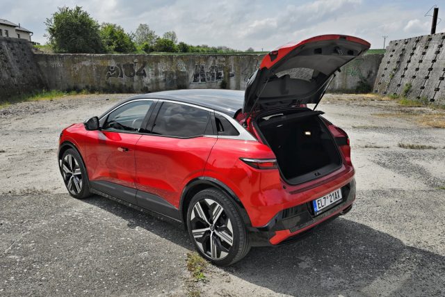 Test Renault Megane E-Tech 100% elektrický (2023)