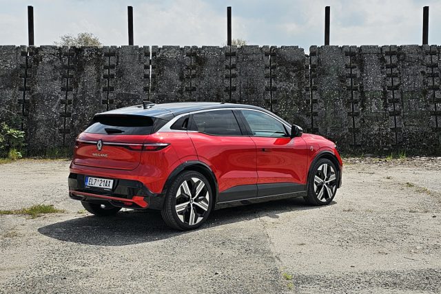 Test Renault Megane E-Tech 100% elektrický (2023)