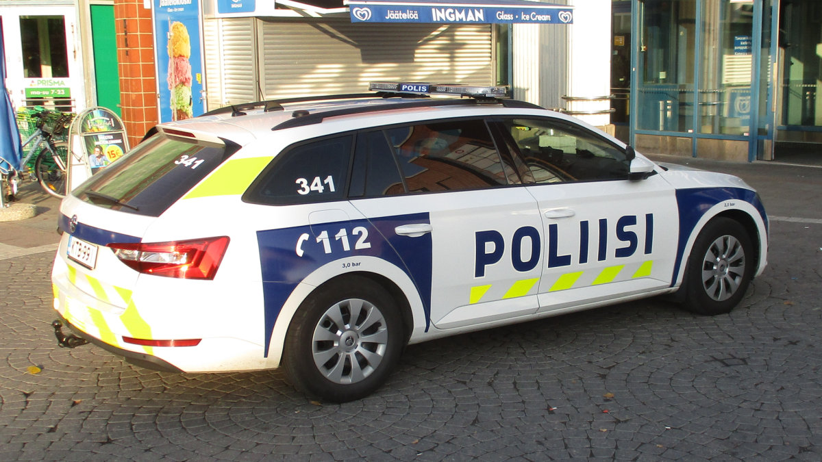 finsko-policie-skoda_superb_combi