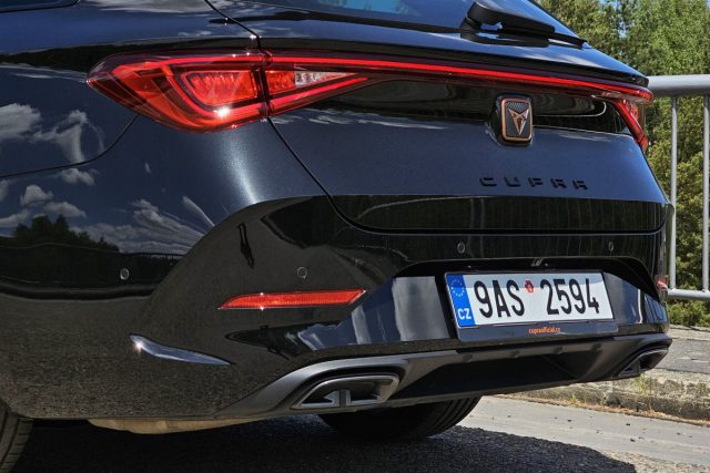 Test CUPRA Leon Sportstourer 2.0 TSI DSG 140 kW (2023)