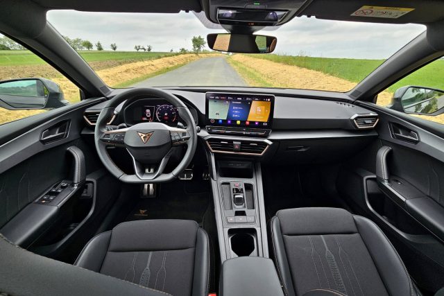 Test CUPRA Leon Sportstourer 2.0 TSI DSG 140 kW (2023)