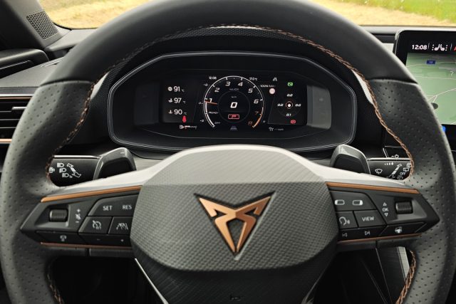 Test CUPRA Leon Sportstourer 2.0 TSI DSG 140 kW (2023)