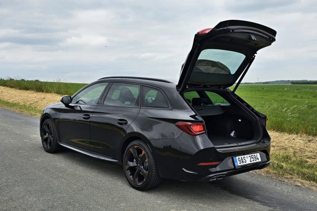 Test CUPRA Leon Sportstourer 2.0 TSI DSG 140 kW (2023)