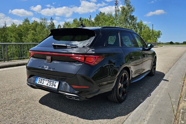 Test CUPRA Leon Sportstourer 2.0 TSI DSG 140 kW (2023)