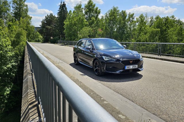 Test CUPRA Leon Sportstourer 2.0 TSI DSG 140 kW (2023)