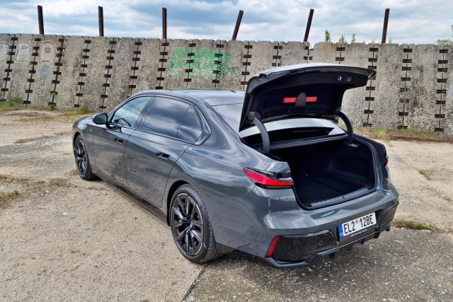Test BMW i7 xDrive60 | elektromobil (2023)
