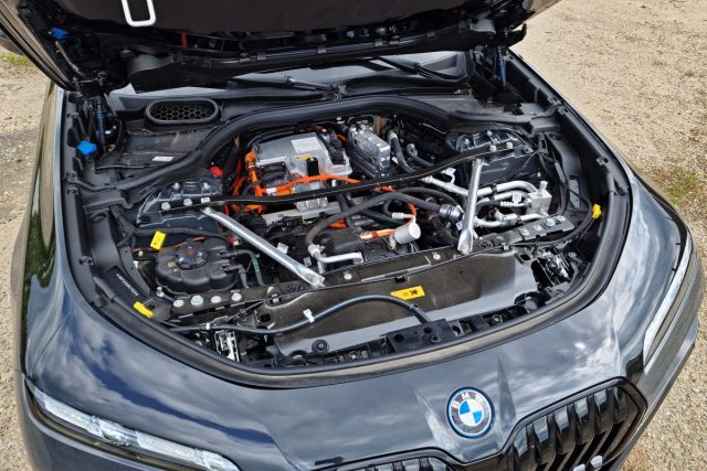 Test BMW i7 xDrive60 | elektromobil (2023)