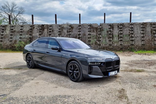 Test BMW i7 xDrive60 | elektromobil (2023)