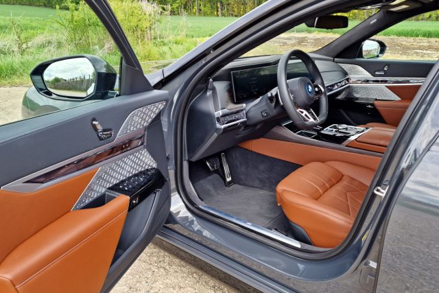 Test BMW i7 xDrive60 | elektromobil (2023)