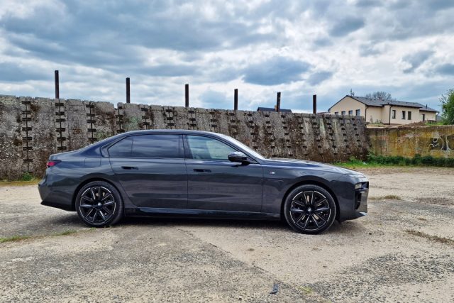 Test BMW i7 xDrive60 | elektromobil (2023)