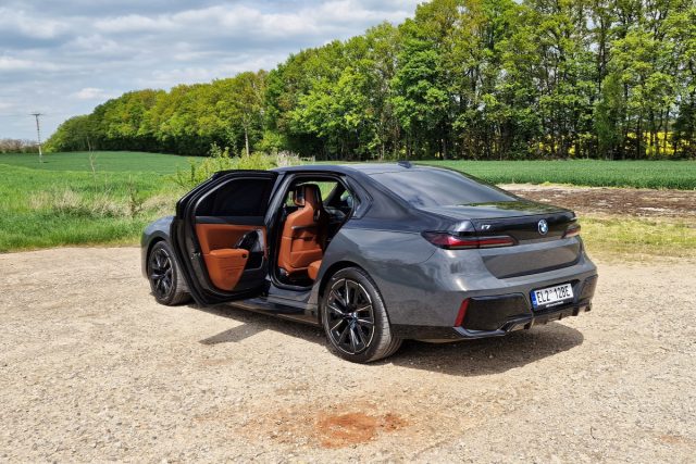 Test BMW i7 xDrive60 | elektromobil (2023)