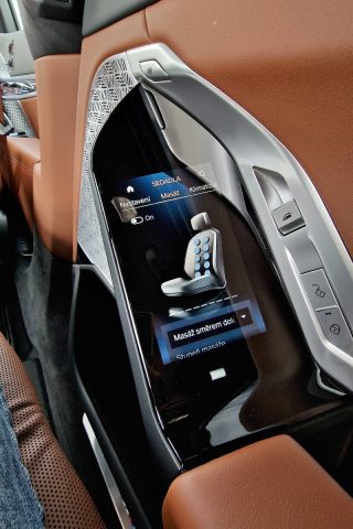 Test BMW i7 xDrive60 | elektromobil (2023)