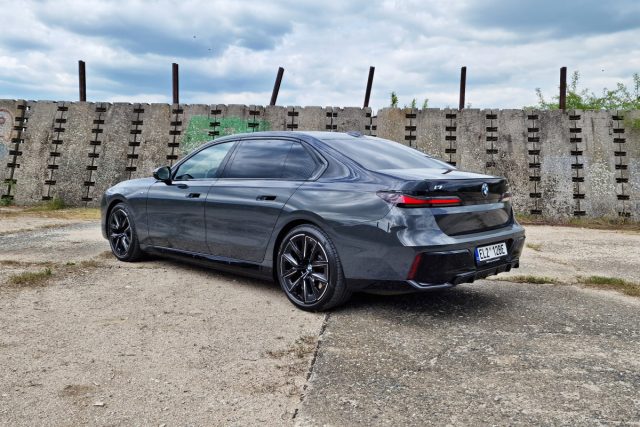 Test BMW i7 xDrive60 | elektromobil (2023)